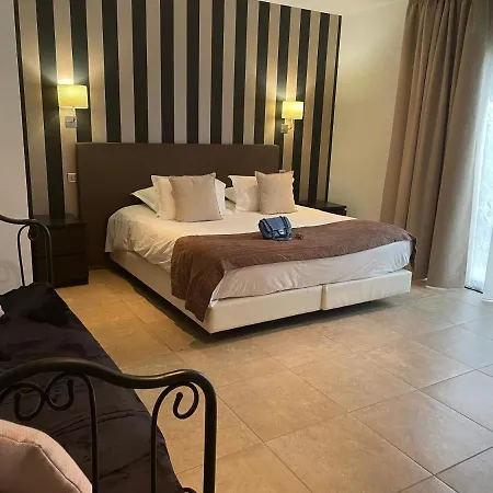 Hotel Les Bergeries Ajaccio (Corsica)